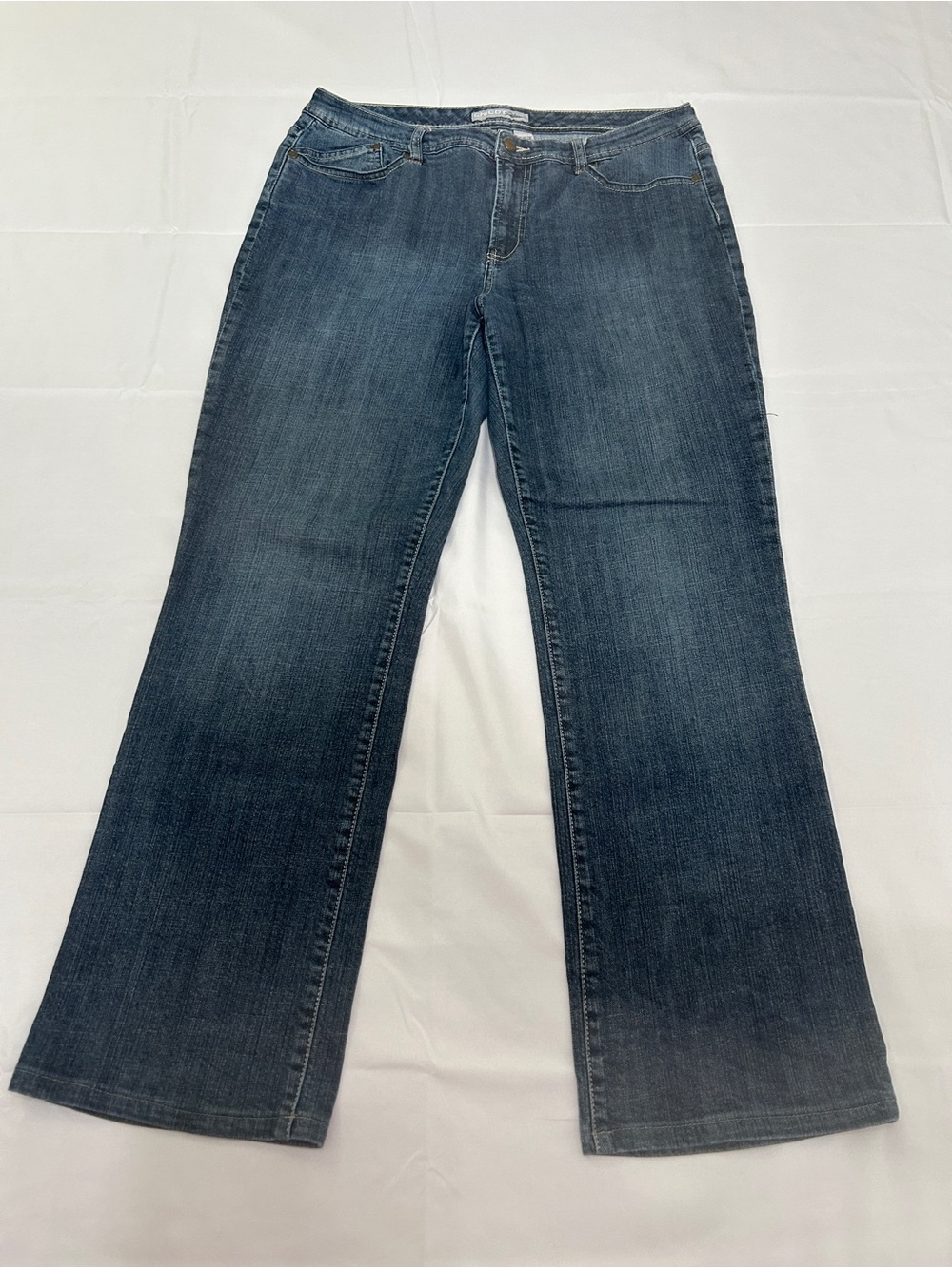 Women’s Chico’s Platinum Stretch Flare Jeans Size 2.5 Medium Wash Denim